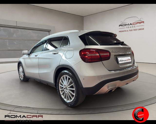 MERCEDES-BENZ GLA 180 Business