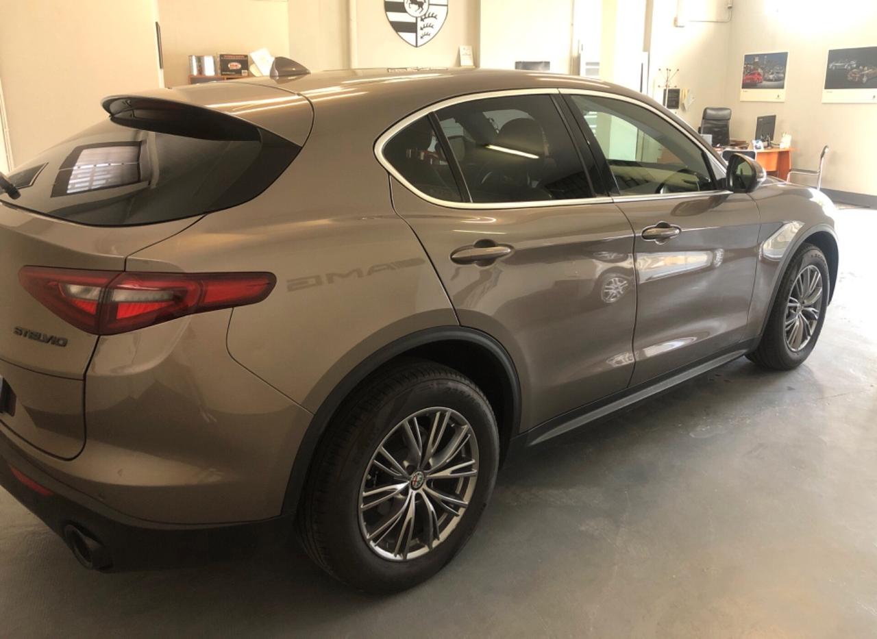 Alfa Romeo Stelvio 2.2 Turbodiesel 210 CV AT8 Q4 Executive
