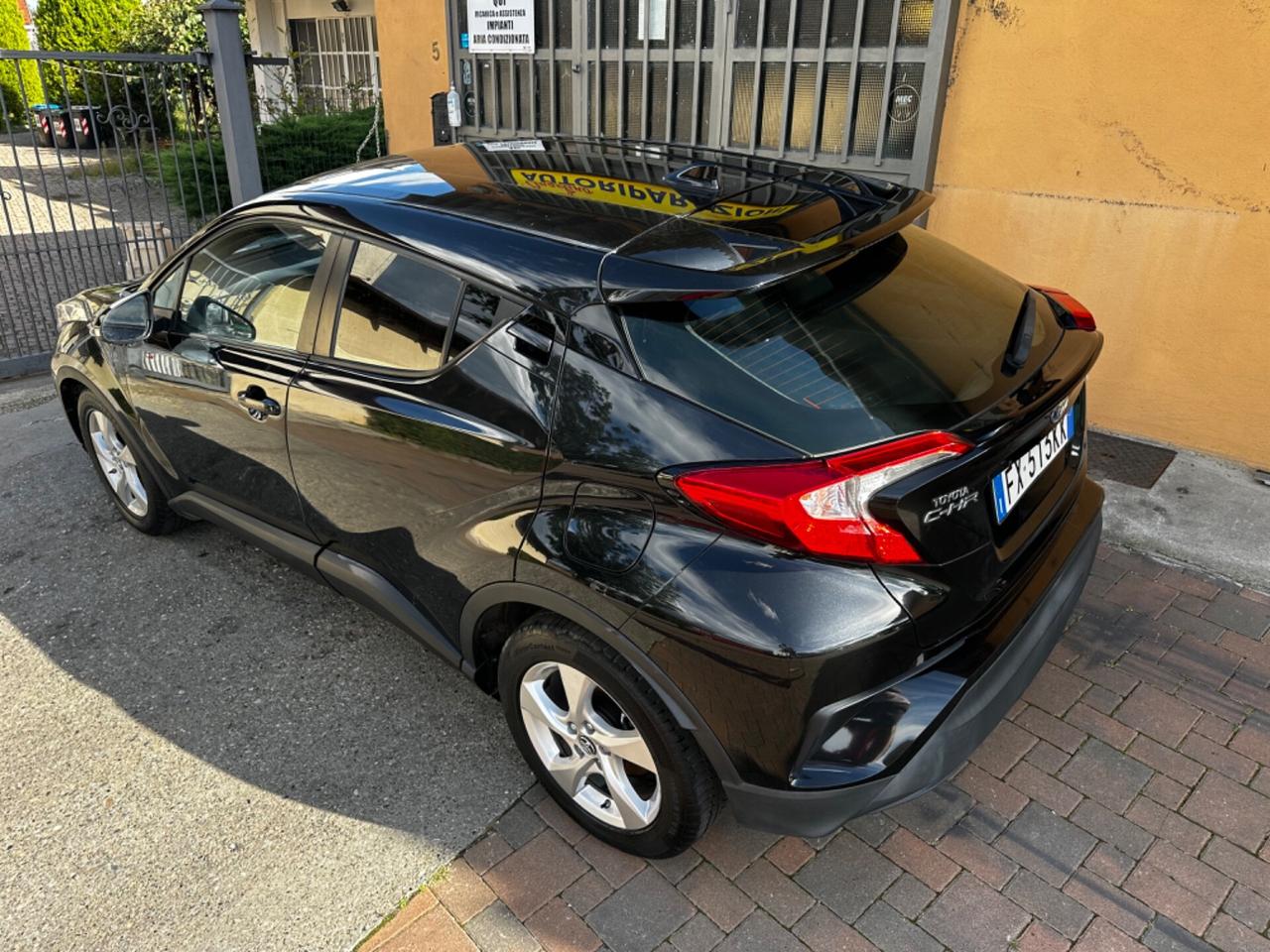 Toyota C-HR 1.8 Hybrid E-CVT Active