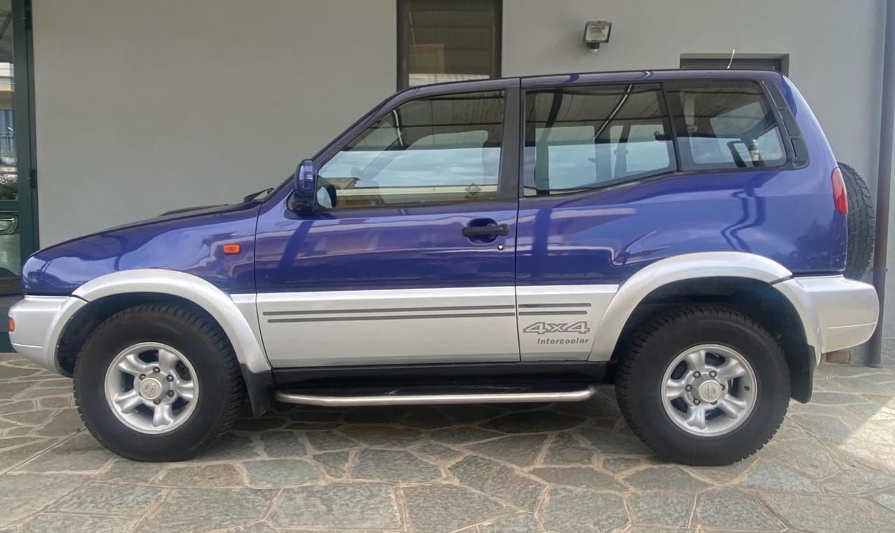 Nissan Terrano 3 Porte Terrano 3p 2.7 tdi SR Safari
