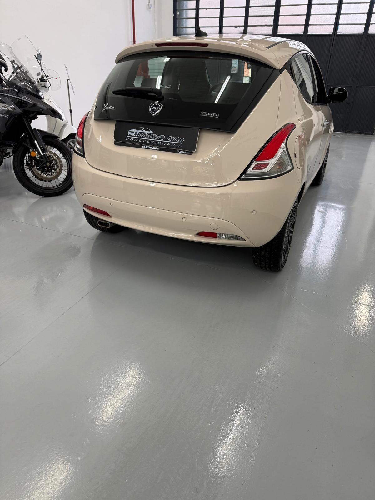 Lancia Ypsilon 1.0 FireFly 5 porte S&S Hybrid Ecochic Gold