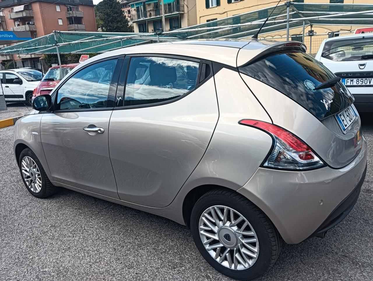 Lancia Ypsilon 1.2 69 CV 5 porte Gold