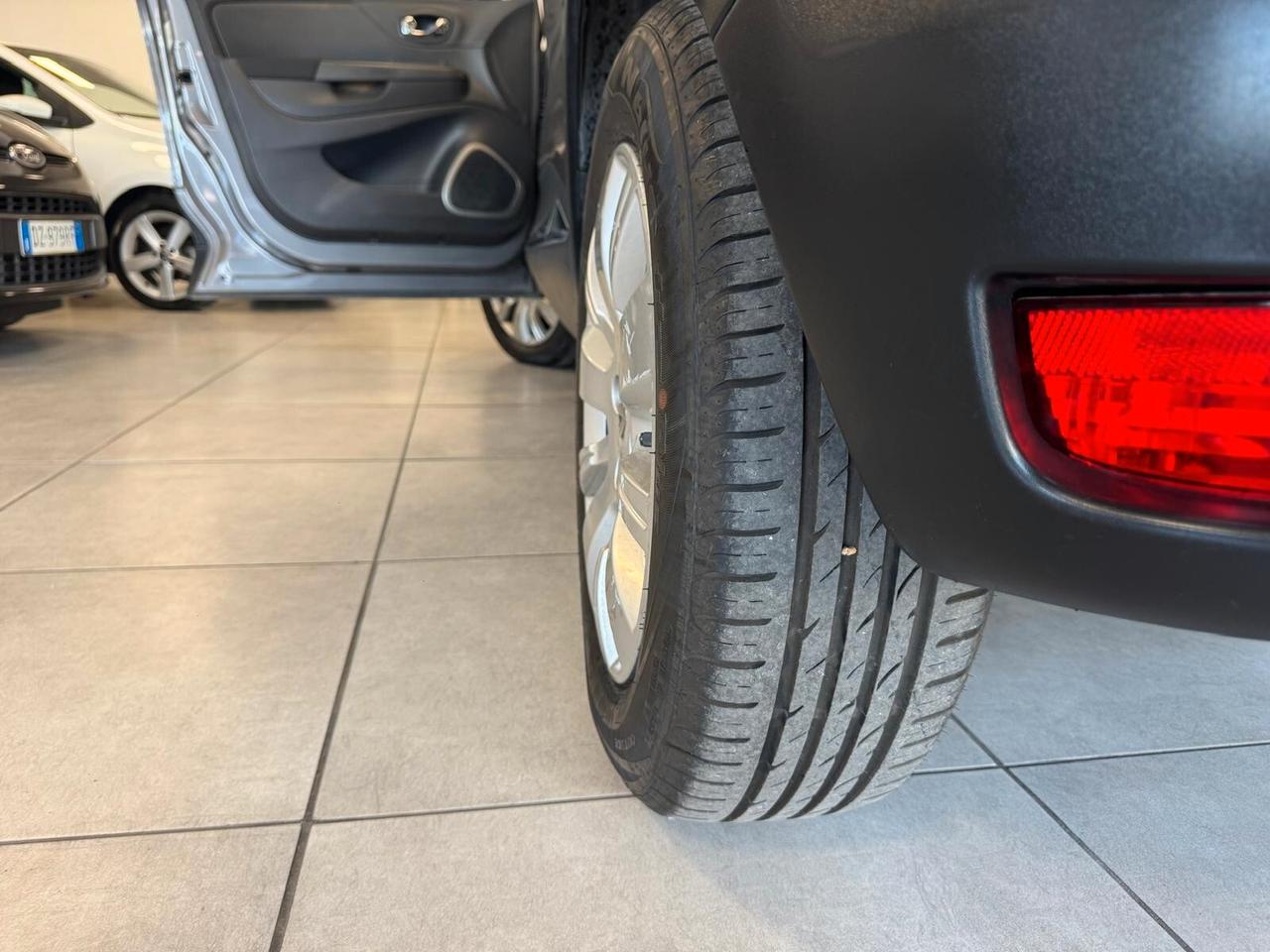 Renault Captur 0.9 TCE BENZ 90CV S&S ZEN UNIPRO 2015