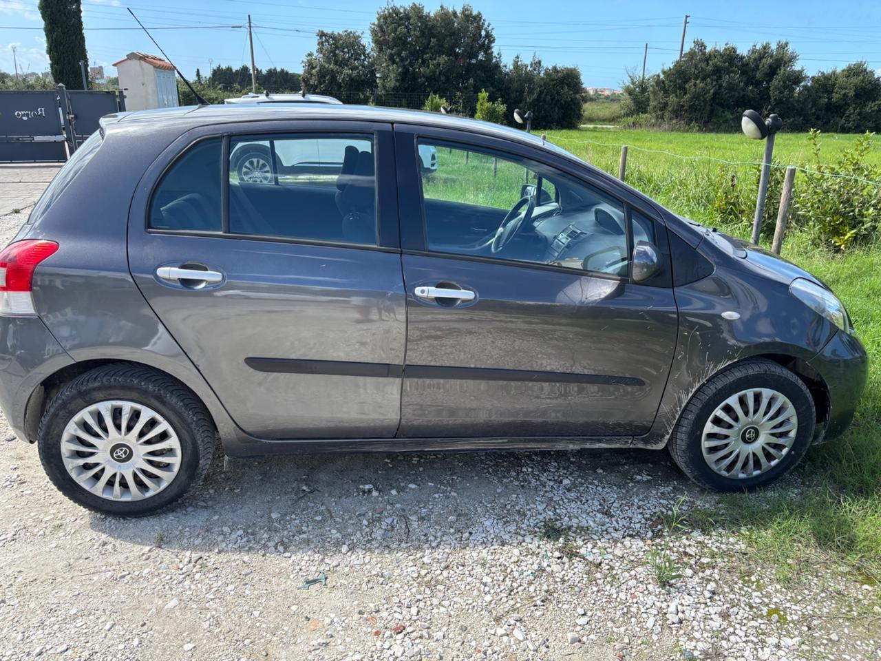 Toyota Yaris 1.3 5 porte Sol neo patentato