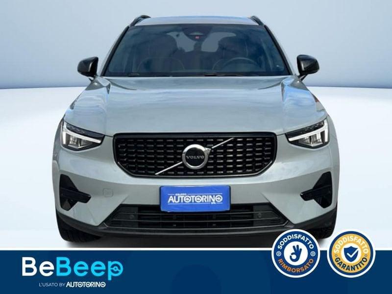 Volvo XC40 2.0 B3 PLUS DARK AUTO