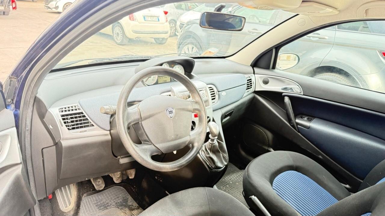 Lancia Ypsilon 1.2 Oro Giallo