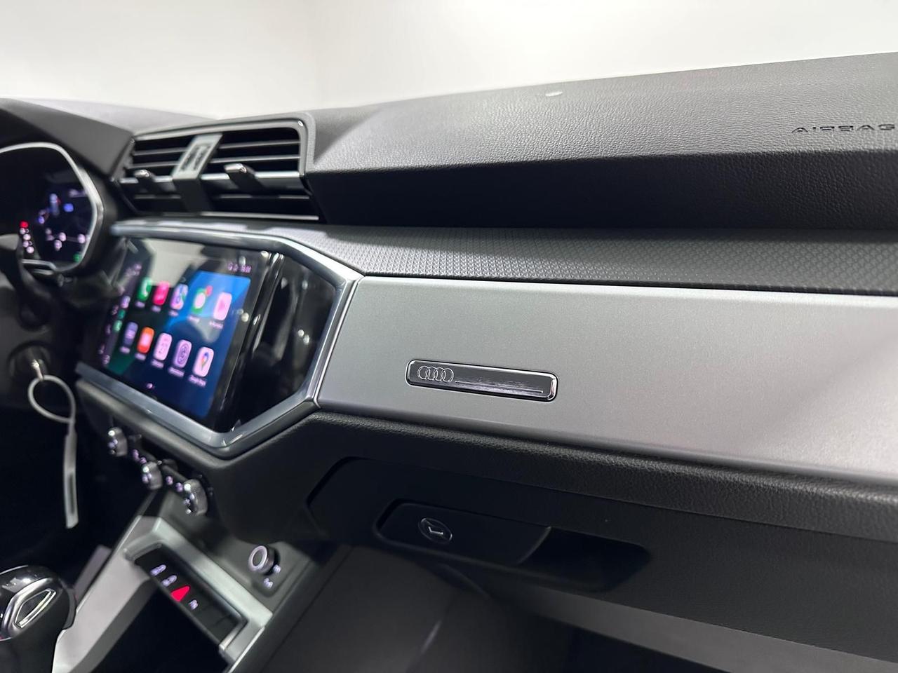 Audi Q3 35 TDI S tronic line -GARANTITA-2020