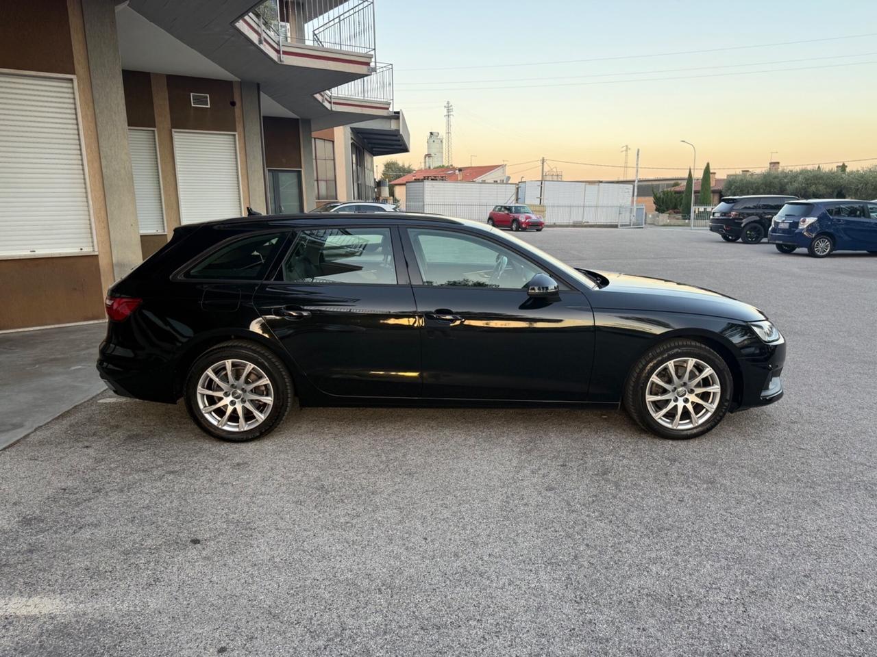 Audi A4 35 TDI/163 CV S tronic - Automatica