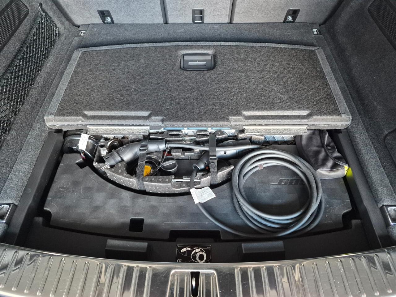Porsche Cayenne COUPE' 3.0 E-HYBRID TIPTRONIC 462CV 5PORTE C.21 PINZE VERDI SOSP.ADATTIVE SED.ELETTRICI VENTILATI 18 VIE BOSE SCARICHI SPORT