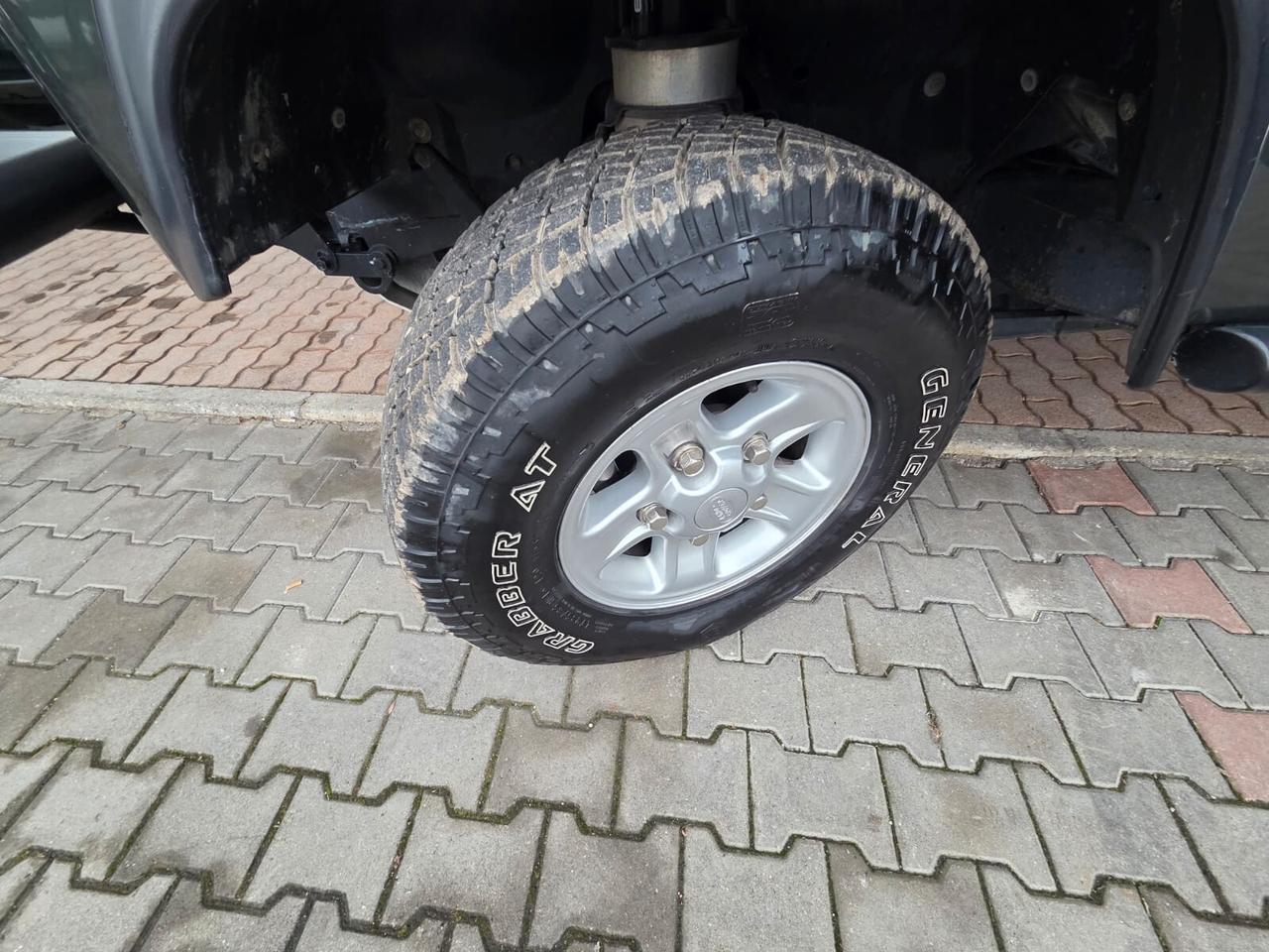 Land Rover Defender 90 2.4 TD4 Station Wagon E