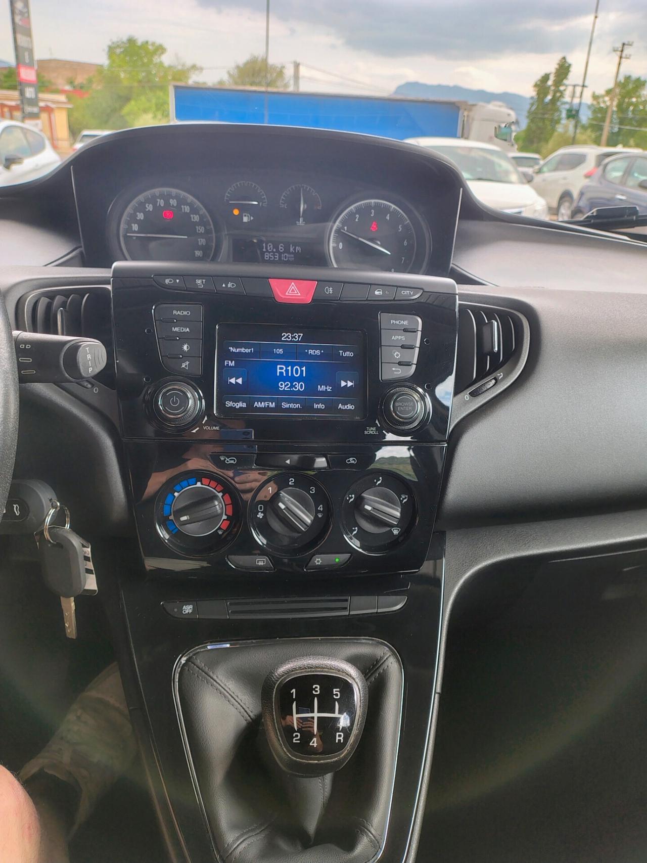 Lancia Ypsilon 1.2 69 CV 5 porte Platinum