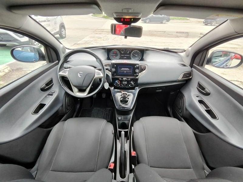 Lancia Ypsilon 1.0 FireFly 5 porte S&S Hybrid Alberta Ferretti