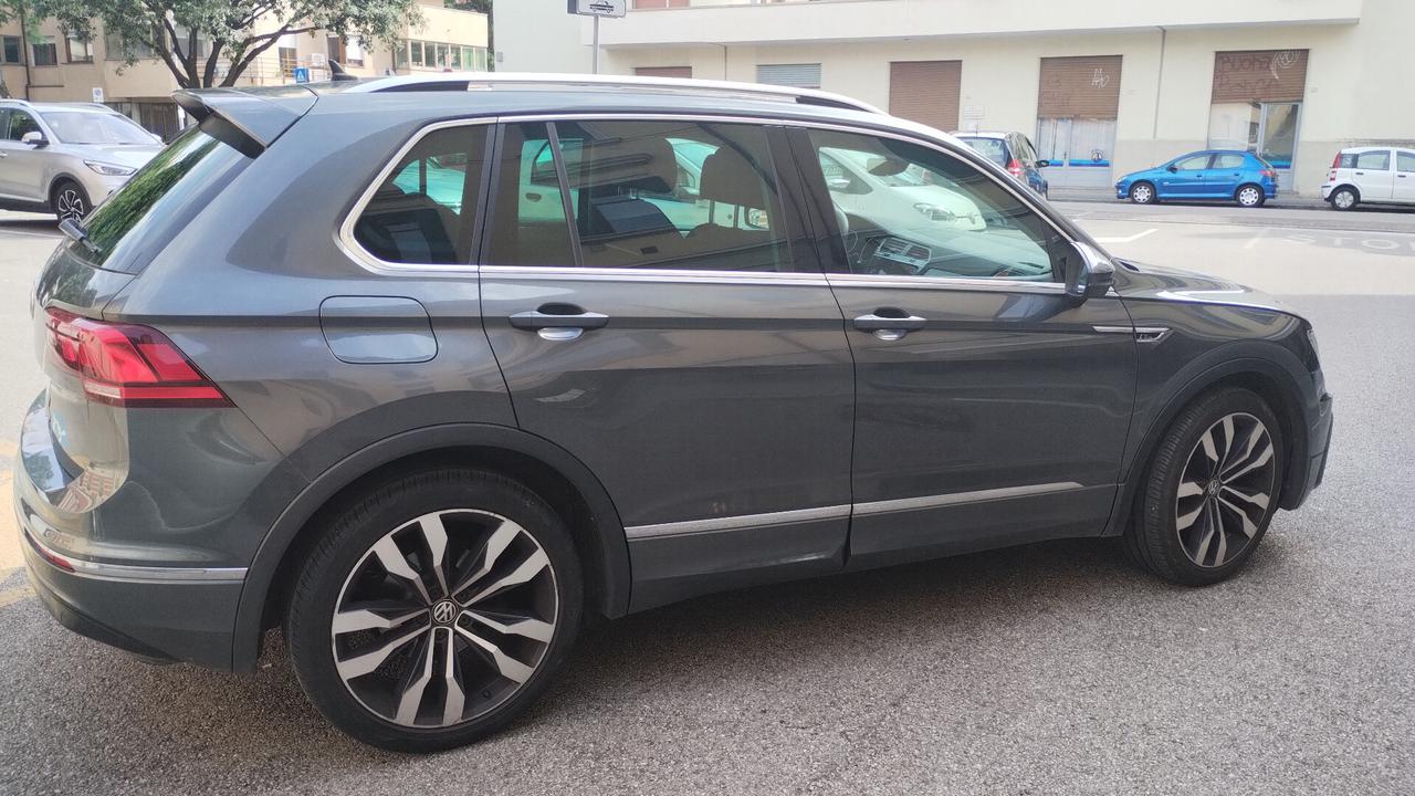 Volkswagen Tiguan 2.0 TDI SCR R-LINE BlueMotion Technology