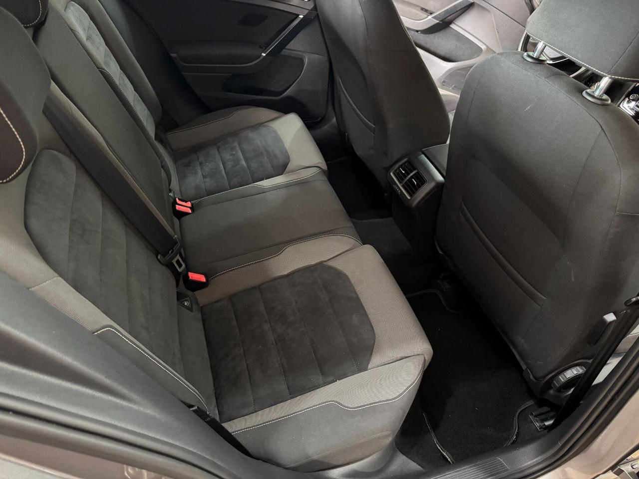 Volkswagen Golf 2.0 TDI 140 cv. 5p. Highline BlueMotion Technology