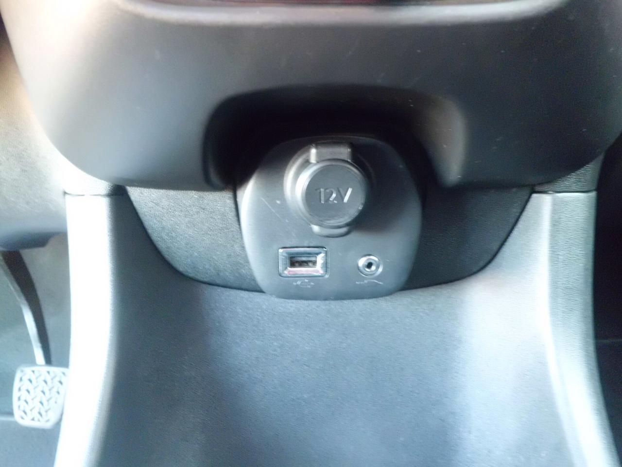 Toyota Aygo Connect 1.0 VVT-i 72 CV 5 porte x-clusiv red style MMT