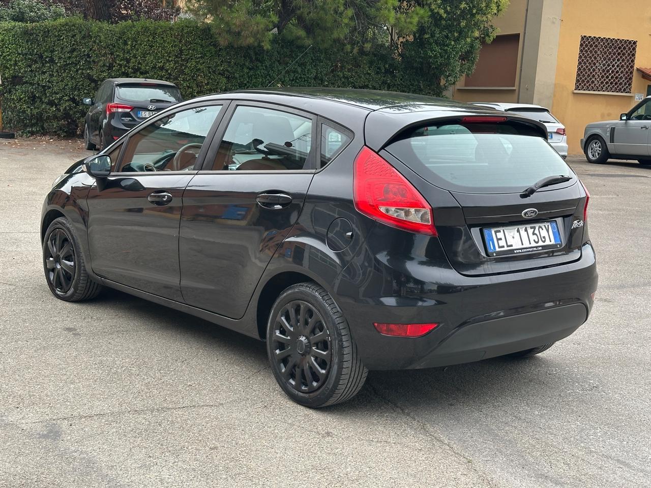Ford Fiesta 1.4 16V 5p. Bz.- GPL Titanium Bs.