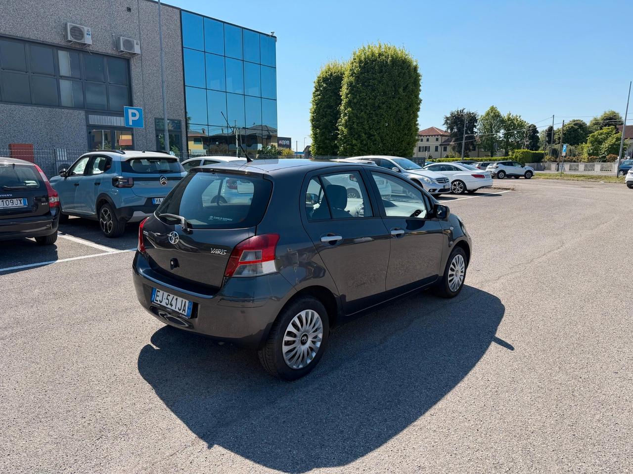 Toyota Yaris 1.0 5 porte Sol