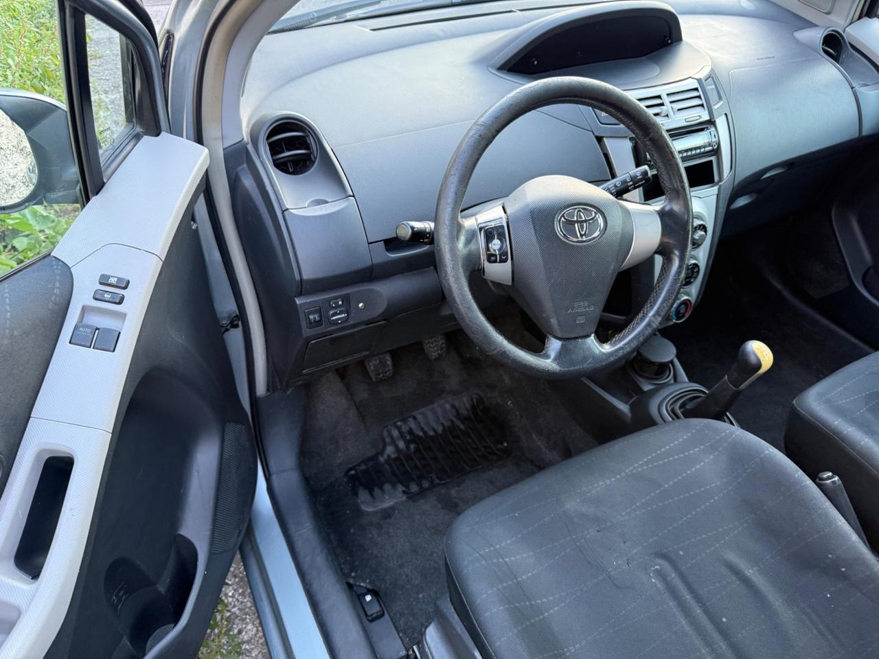 Toyota Yaris 1.0 benzina anno 2008 5 porte