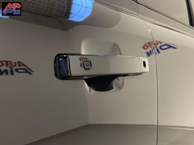 Land Rover Defender 3.0D I6 200 110 SE AWD auto.