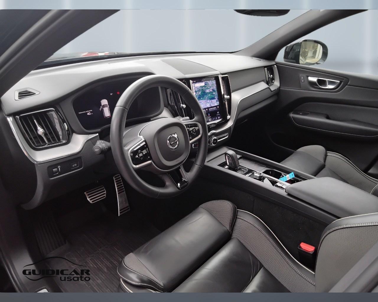 VOLVO XC60 II 2022 - XC60 2.0 b4 Plus Dark awd auto