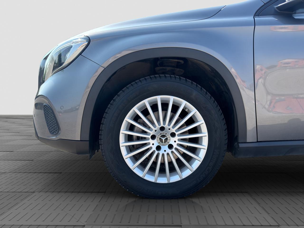 MERCEDES Classe GLA (X156) GLA 200 d Automatic Business