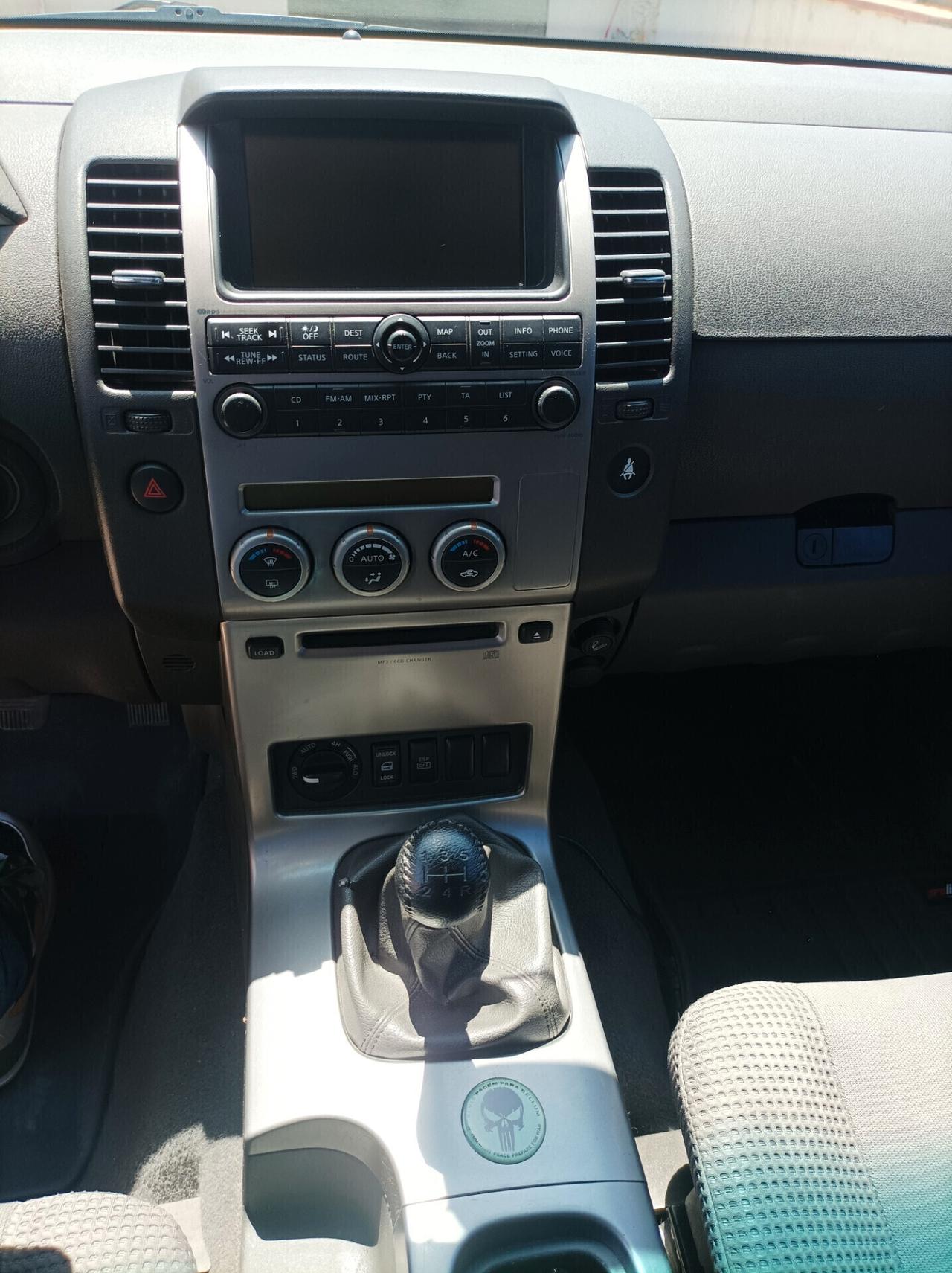 Nissan Pathfinder 2.5 dCi LE