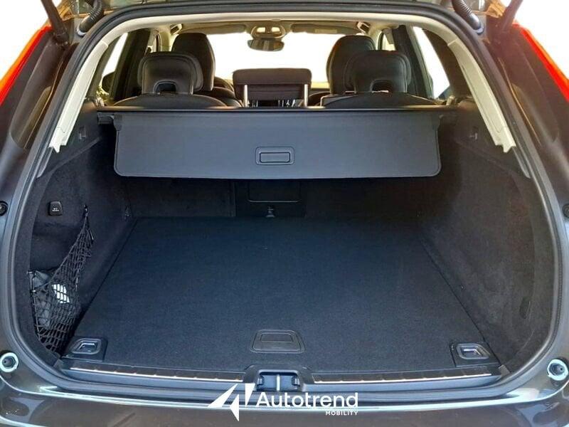 Volvo XC60 B4 197+14 CV AWD Automatica Momentum Pro