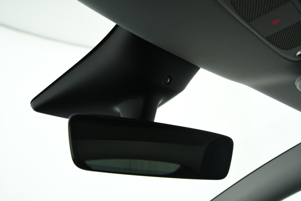 TESLA Model Y Long Range Dual Motor awd + AUTOPYLOT MAX