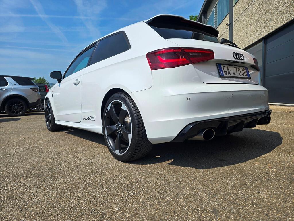 Audi A3 1.8 TFSI 180CV S LINE ESTETICA S3