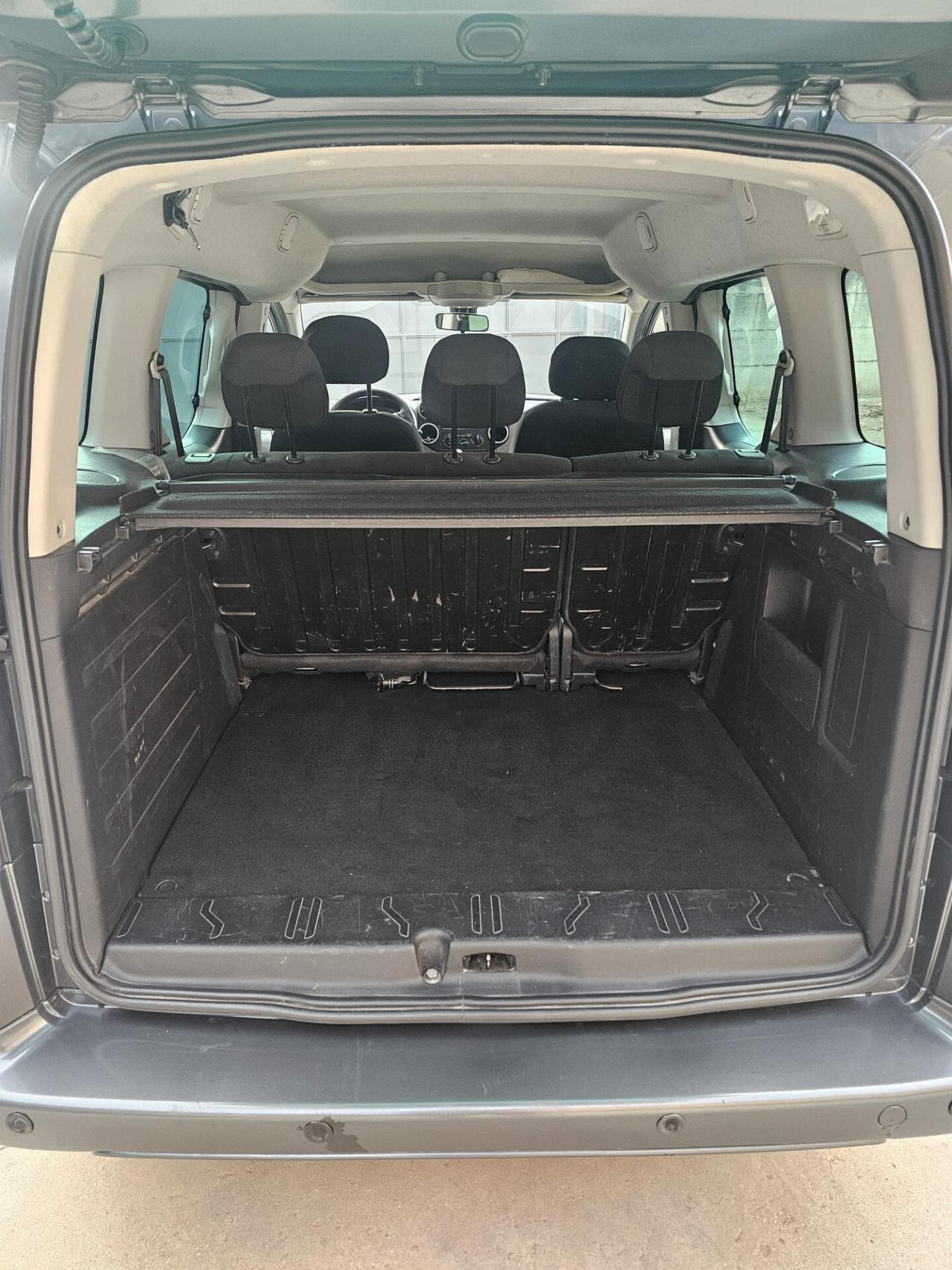 Peugeot Partner Tepee BlueHDi 100 Outdoor