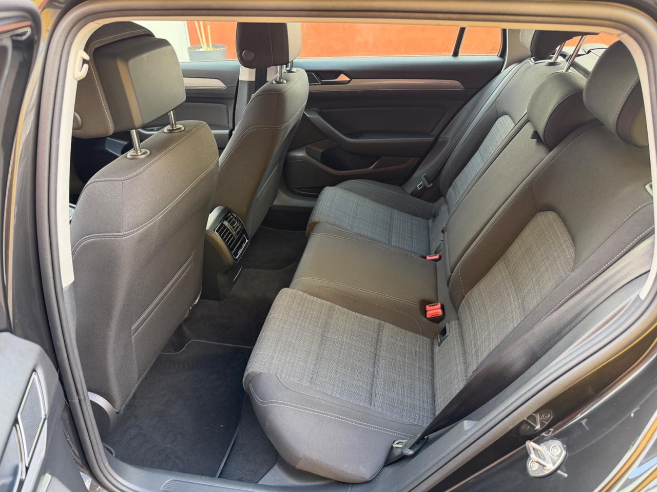 Volkswagen Passat 2.0 TDI DSG Executive - 2021