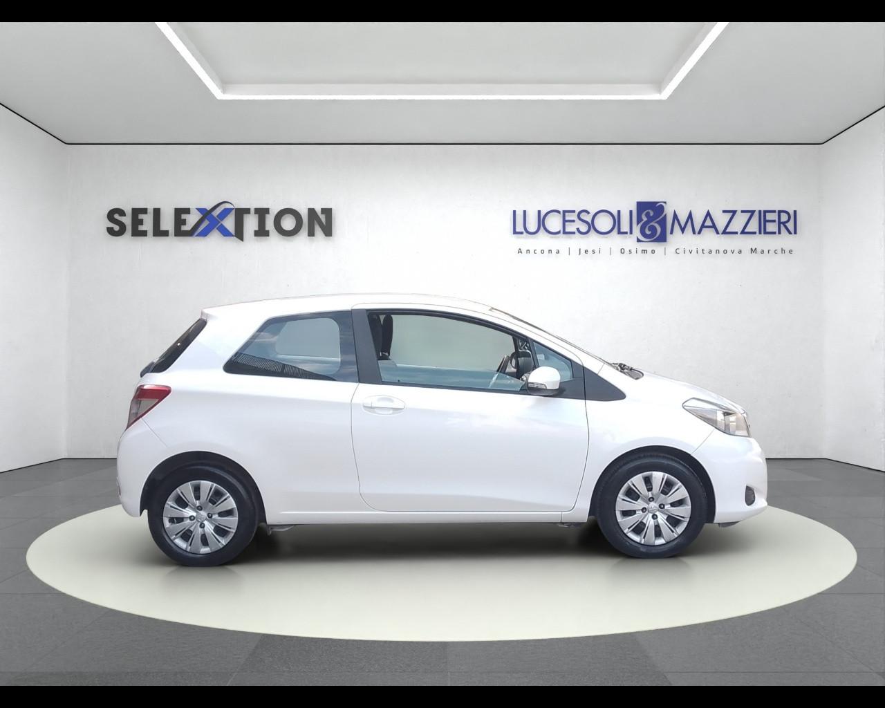 TOYOTA Yaris 3ª serie - Yaris 1.0 3 porte Active