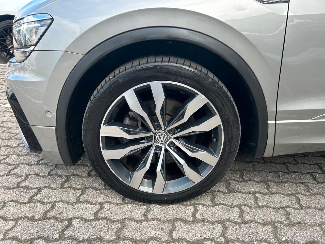 Volkswagen Tiguan 2.0 bitdi R-Line 4motion 240cv dsg TETTO - HUD
