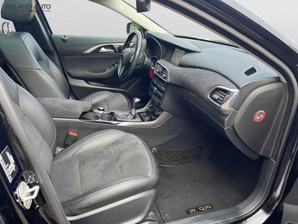 Infiniti Q30 1.5 D Premium Tech