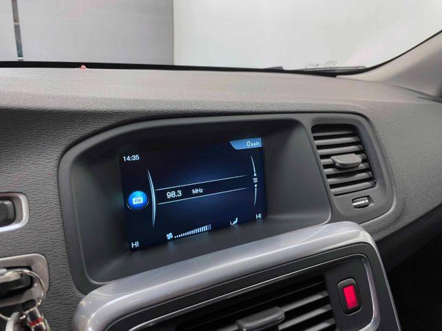 VOLVO V60 2.0 D2 MOMENTUM