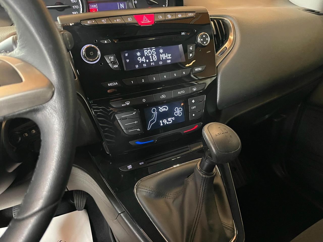 Lancia Ypsilon 0.9 TwinAir 85 CV 5 porte S&S Gold