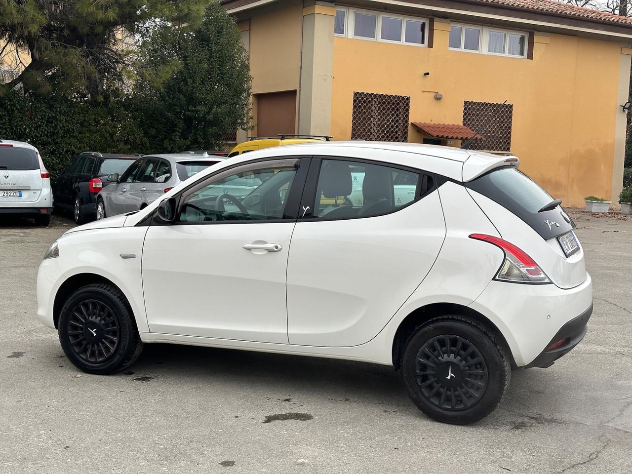 Lancia Ypsilon 0.9 TwinAir 85 CV 5 porte Metano Ecochic Gold