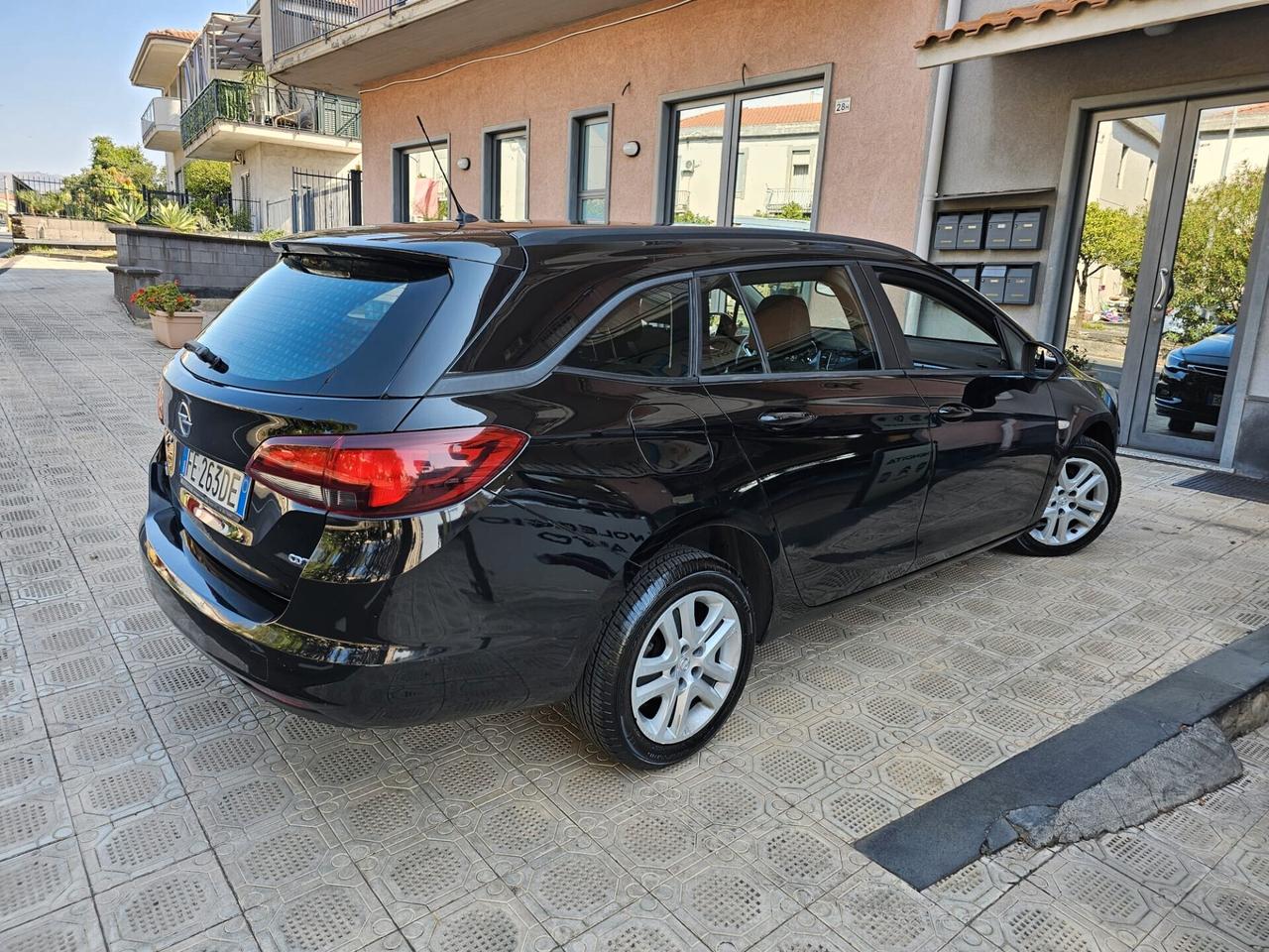 Opel Astra 1.6 CDTI EcoFLEX S&S Sports Tourer Cosmo