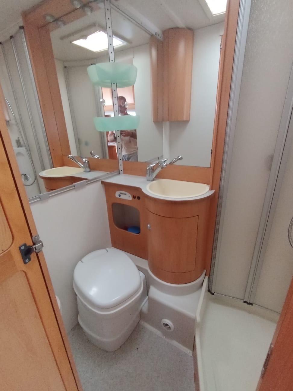 HYMER SIGNO 100 DEL 06 UNI PRO WEBASTO aria ACCESSORIATO IN SALDO