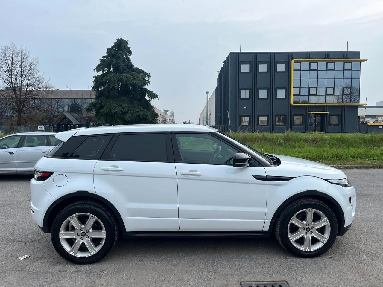 Land Rover Range Evoque 2.2 TD4 5p. Pure
