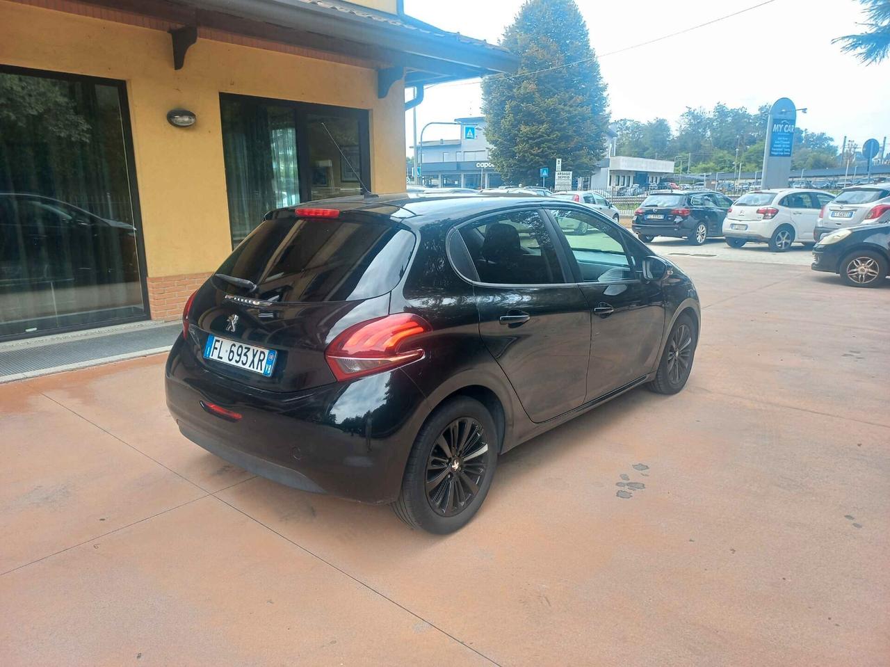 Peugeot 208 BlueHDi 75 5 porte Touch