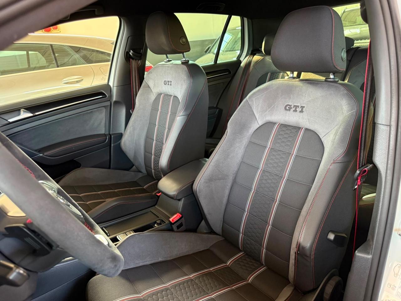 Volkswagen Golf GTI Clubsport limited edition 2.0 TSI DSG
