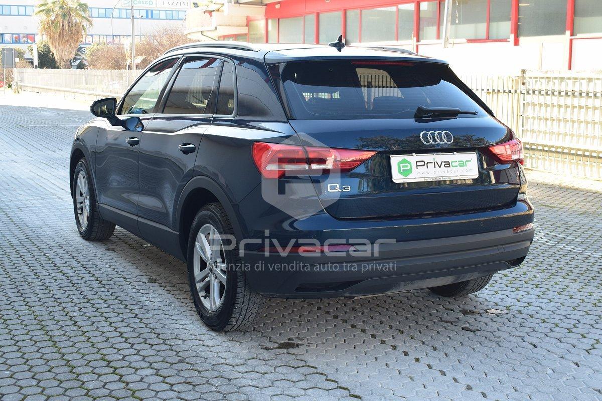 AUDI Q3 35 TDI S tronic Business