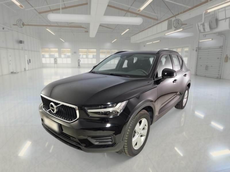 VOLVO XC40 T2 Momentum Core