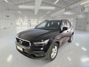 VOLVO XC40 T2 Momentum Core