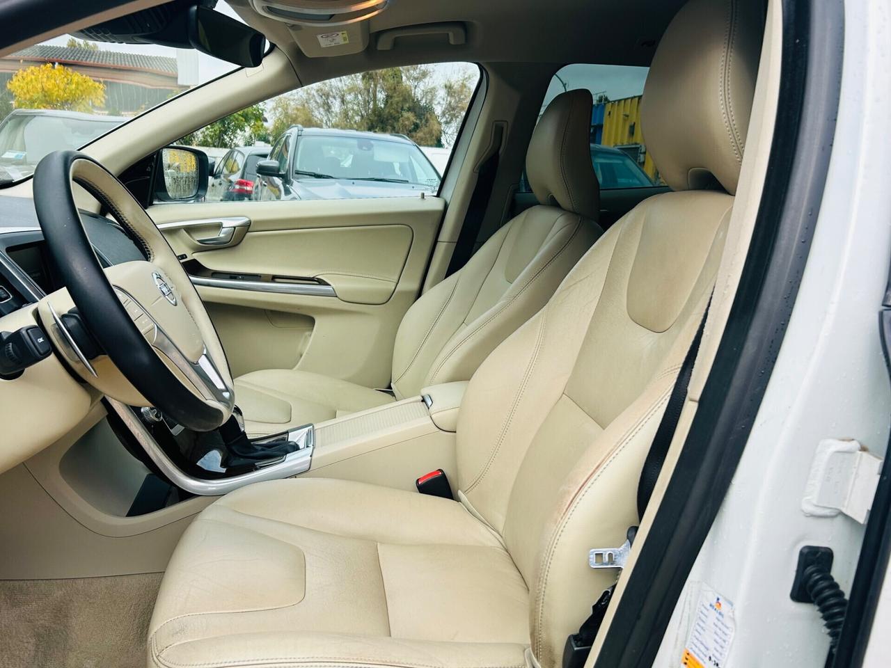 Volvo XC 60 XC60 D4 Geartronic R-design Momentum