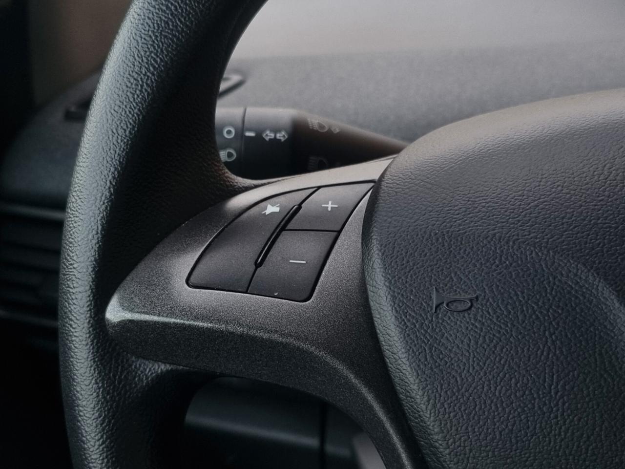 Lancia Ypsilon 1.0 FireFly 5 porte S&S Hybrid Silver