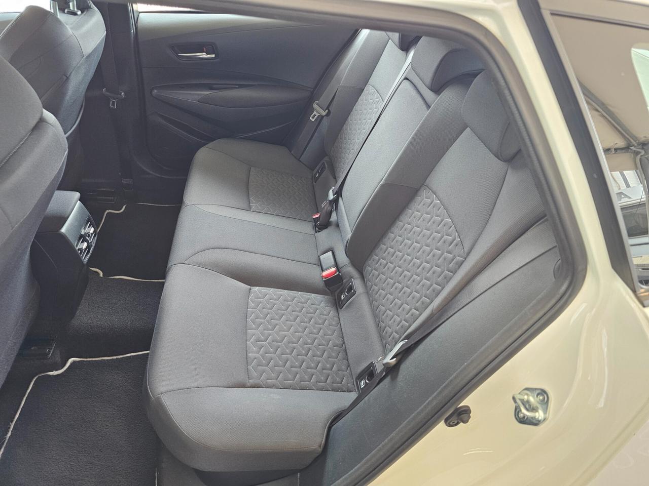 Toyota Corolla Touring Sports 1.8 Hybrid Business