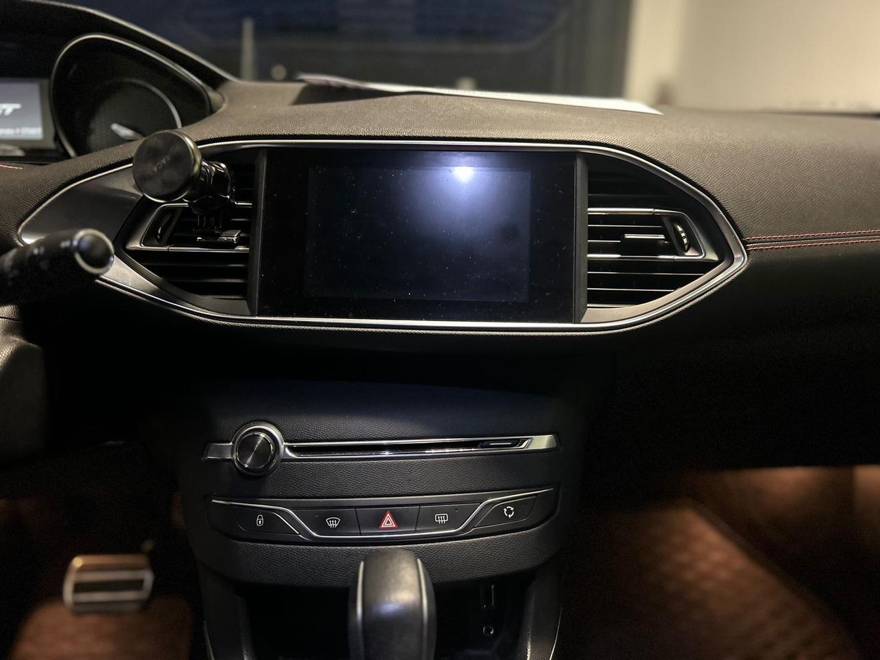 Peugeot 308 GT 2.0 Blue HDI 180 #8731