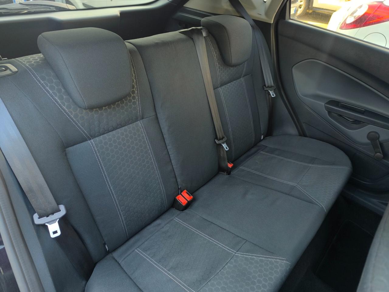 Ford Fiesta 1.4 TDCi 68CV 5 porte Titanium